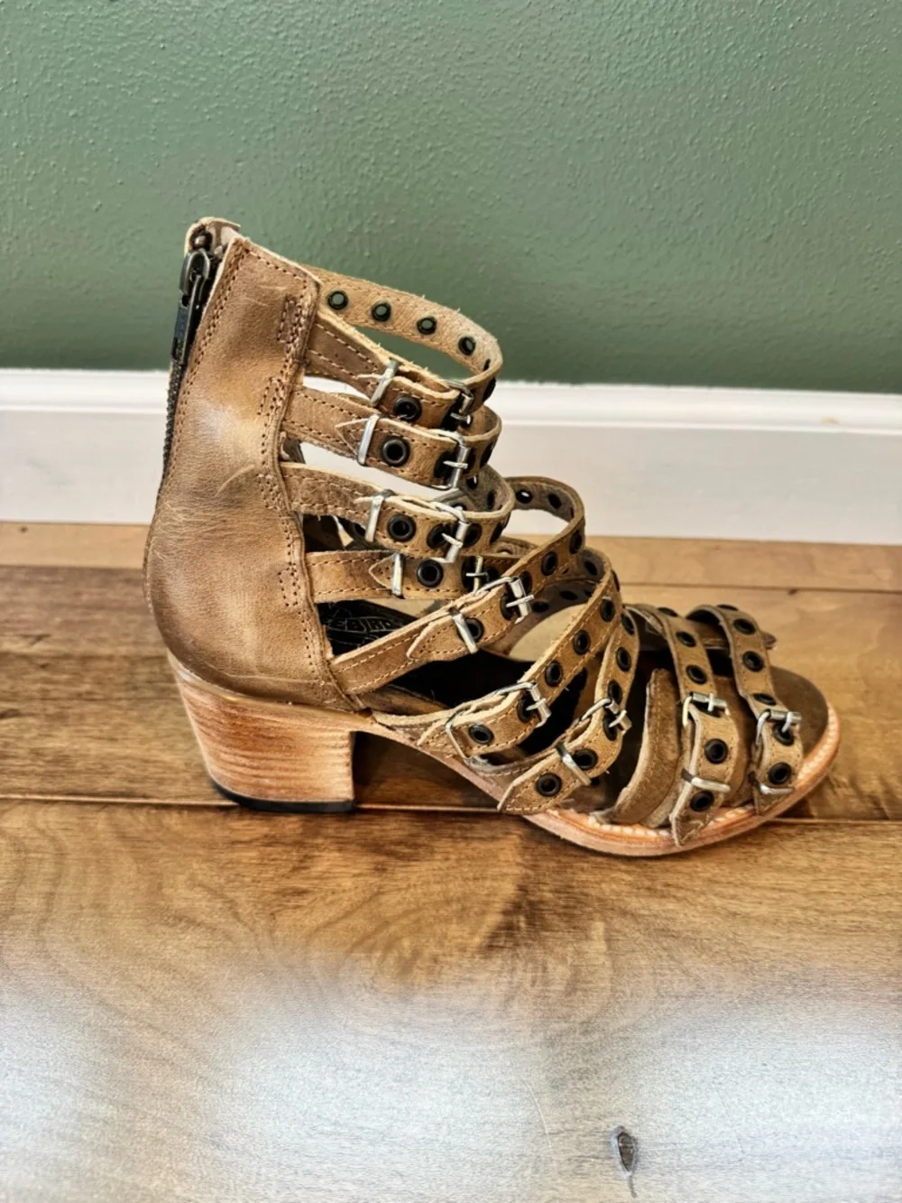 Freebird Cassandra (New without Box) - Size 7 - Picture 9 of 13